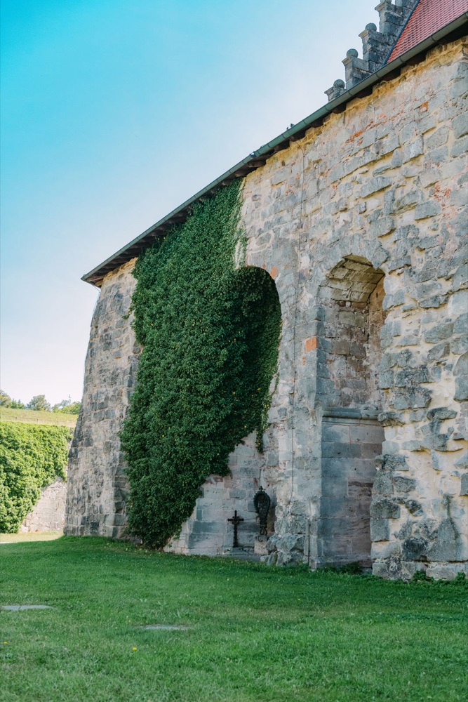 Efeu-Mauer Festung Rosenberg Kronach – Hochzeitslocation Oberfranken Bayern, SAPHIR WEDDINGS
